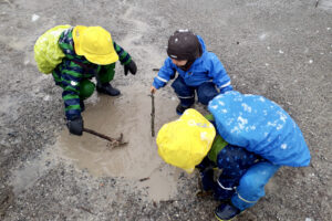 Spielen im Matsch